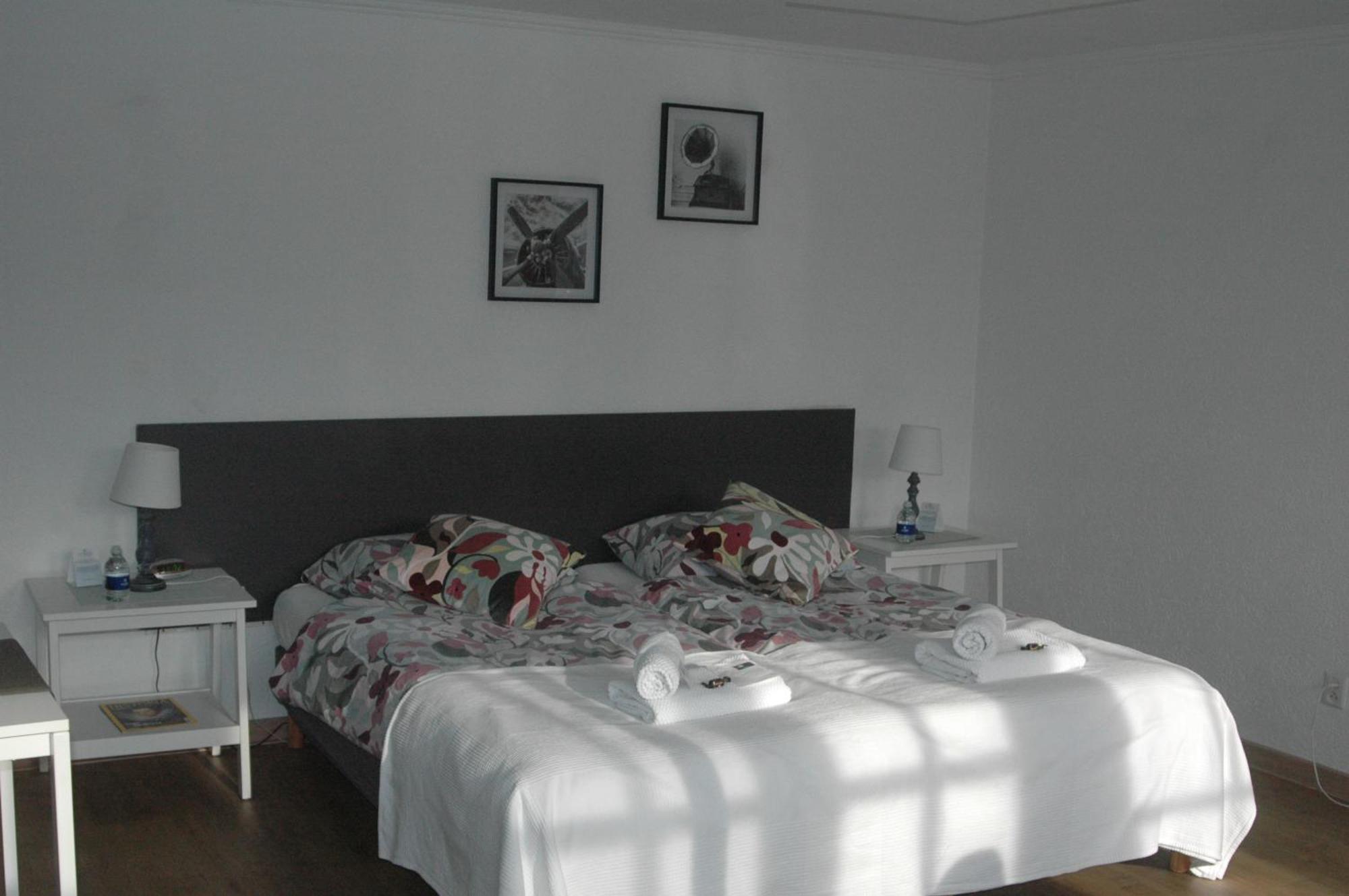 Bed & Breakfast De Vrijheid Ede Exteriör bild